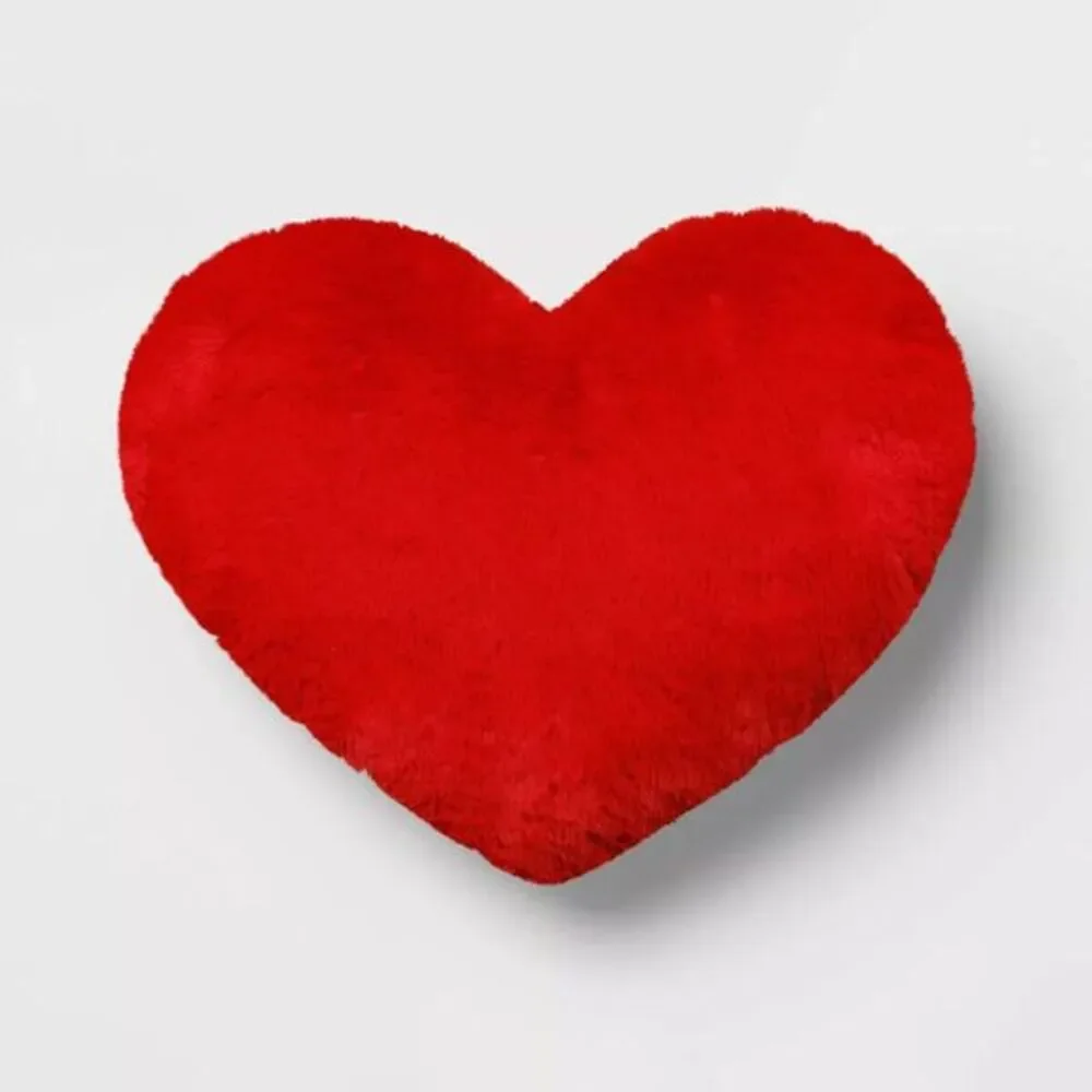 Room Essentials -‎ Plush Shaped Hearts Throw Pillow Red